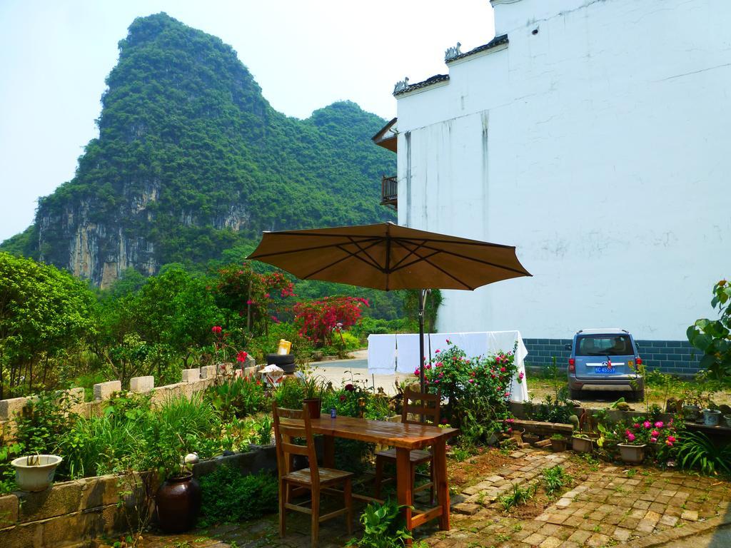 Yangshuo Moon Resort Hotel Ґуйлінь Екстер'єр фото